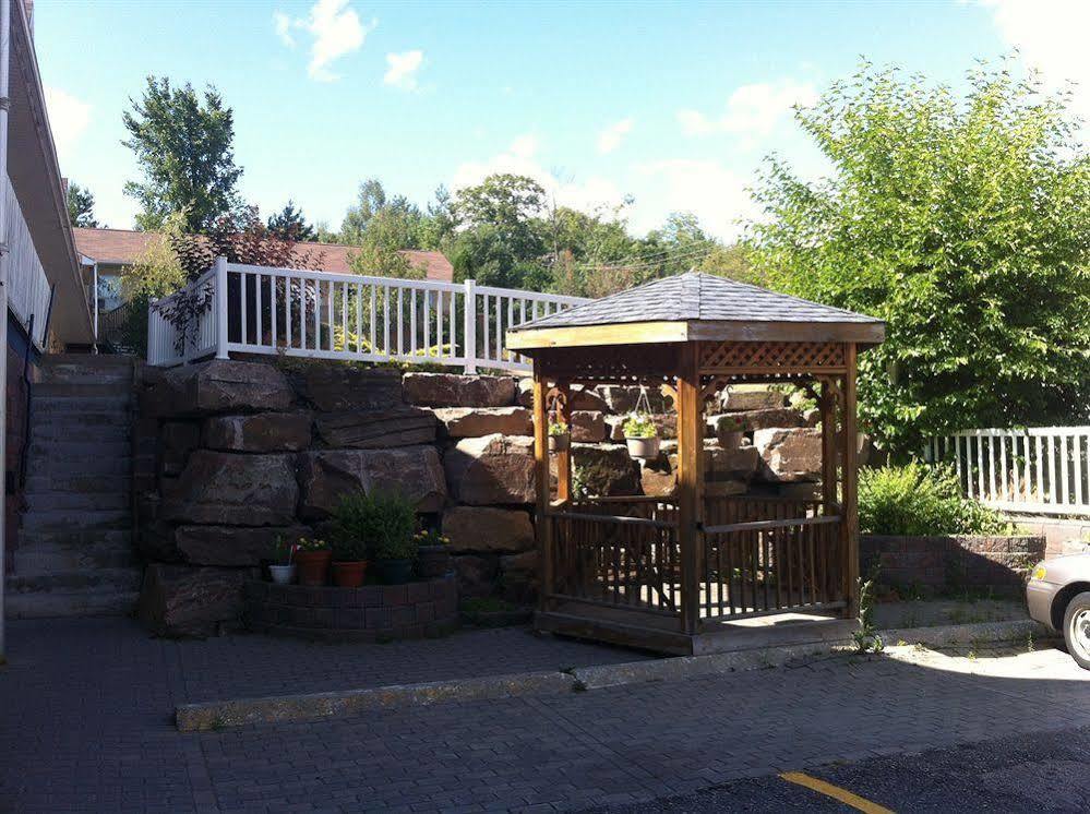 Rainbow Inn Huntsville Extérieur photo